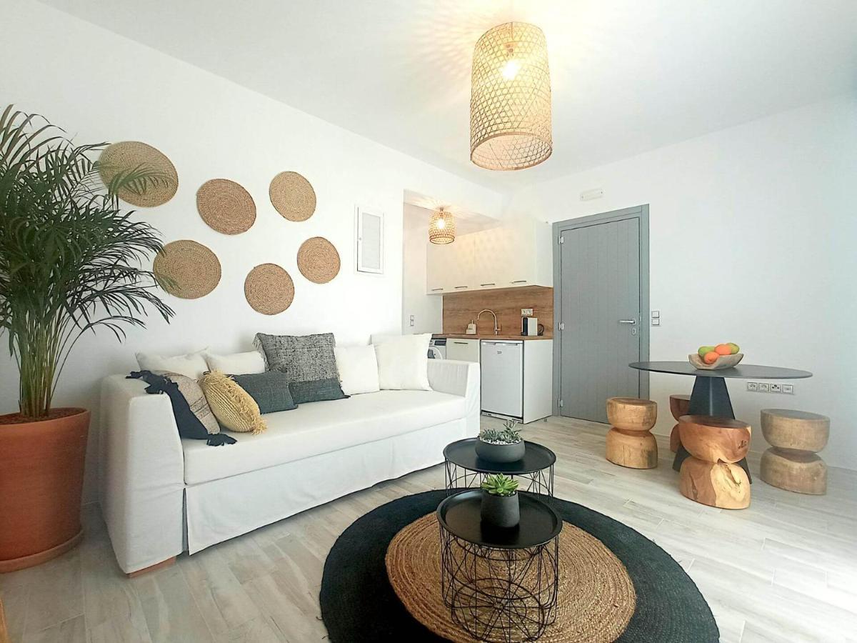 Beach Apartment Thalia With Hot Tub And Sea View Agios Prokopios  Exterior photo
